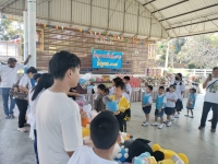 321721_0.jpg - ร่วมกันทำประโยชน์เพื่อสังคม นำสิ่งของ ไปบริจาคให้ เด็กๆ โรงเรียนบ้านชัฏหนองหมี ต.ท่าเคย อ.สวนผึ้ง จ.ราชบุรี | https://สัญจร.com