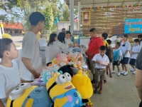 321722_0.jpg - ร่วมกันทำประโยชน์เพื่อสังคม นำสิ่งของ ไปบริจาคให้ เด็กๆ โรงเรียนบ้านชัฏหนองหมี ต.ท่าเคย อ.สวนผึ้ง จ.ราชบุรี | https://สัญจร.com