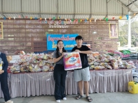 321760_0.jpg - ร่วมกันทำประโยชน์เพื่อสังคม นำสิ่งของ ไปบริจาคให้ เด็กๆ โรงเรียนบ้านชัฏหนองหมี ต.ท่าเคย อ.สวนผึ้ง จ.ราชบุรี | https://สัญจร.com