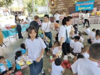 321771_0.jpg - ร่วมกันทำประโยชน์เพื่อสังคม นำสิ่งของ ไปบริจาคให้ เด็กๆ โรงเรียนบ้านชัฏหนองหมี ต.ท่าเคย อ.สวนผึ้ง จ.ราชบุรี | https://สัญจร.com