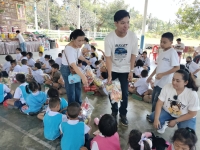 321773_0.jpg - ร่วมกันทำประโยชน์เพื่อสังคม นำสิ่งของ ไปบริจาคให้ เด็กๆ โรงเรียนบ้านชัฏหนองหมี ต.ท่าเคย อ.สวนผึ้ง จ.ราชบุรี | https://สัญจร.com