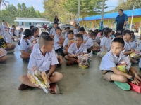 321775_0.jpg - ร่วมกันทำประโยชน์เพื่อสังคม นำสิ่งของ ไปบริจาคให้ เด็กๆ โรงเรียนบ้านชัฏหนองหมี ต.ท่าเคย อ.สวนผึ้ง จ.ราชบุรี | https://สัญจร.com